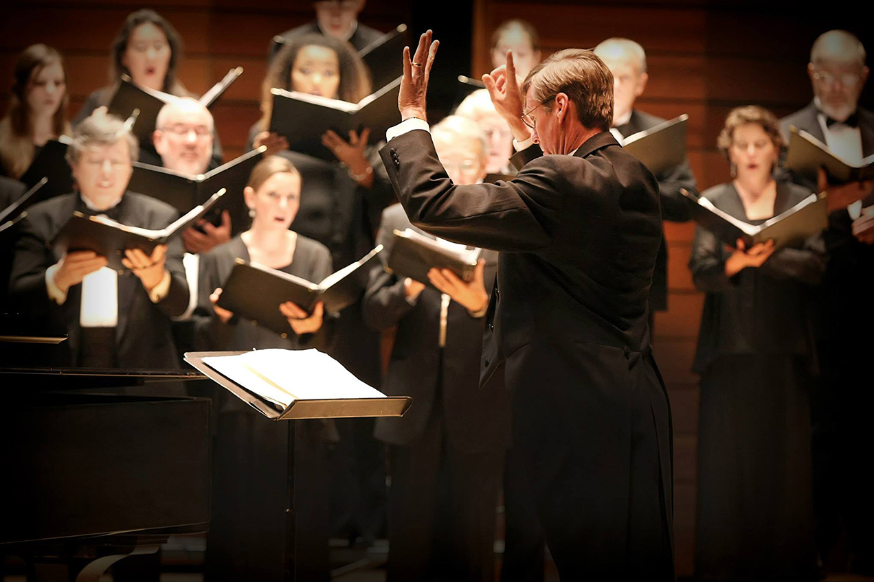 Conducting of the Southern Oregon Repertory Singers performance
